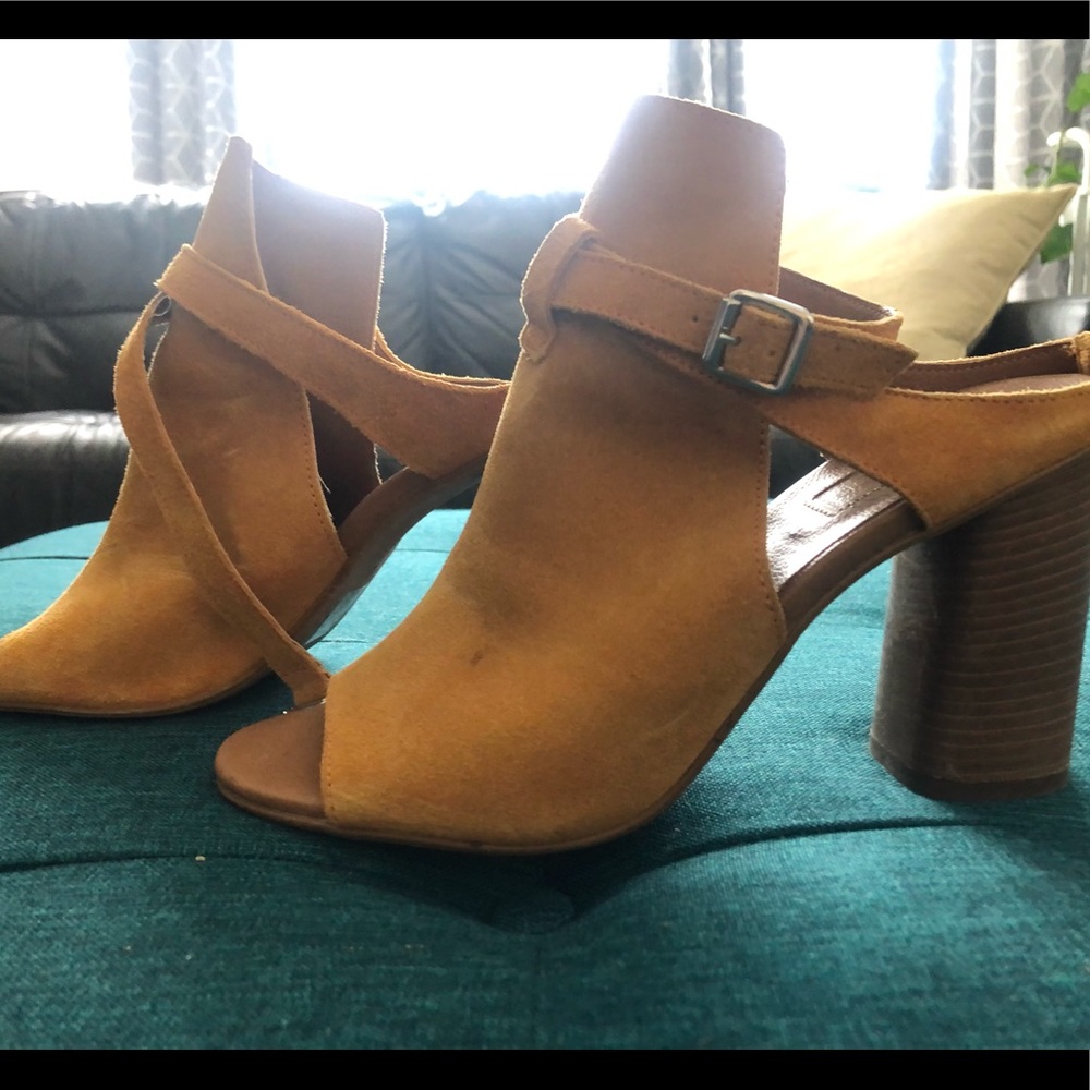 Top shop very lightly worn suede sandals orange/mustard size 40